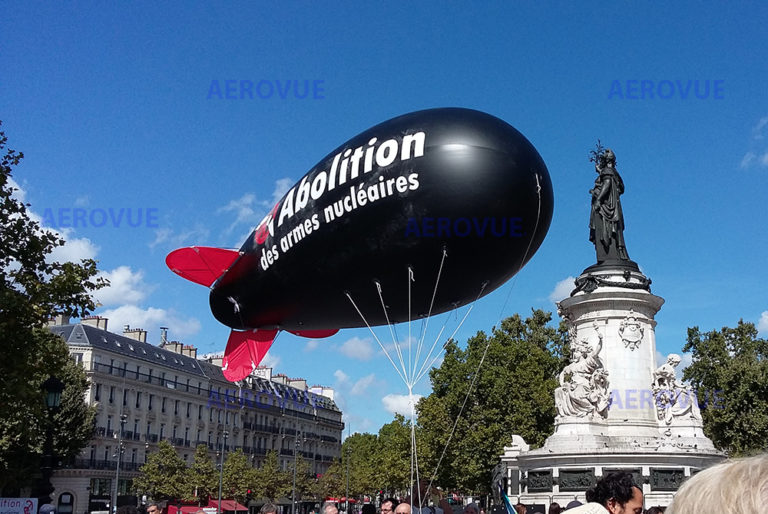 dirigeable-helium-publicitaire-6m-abolition-armes-nucleaires
